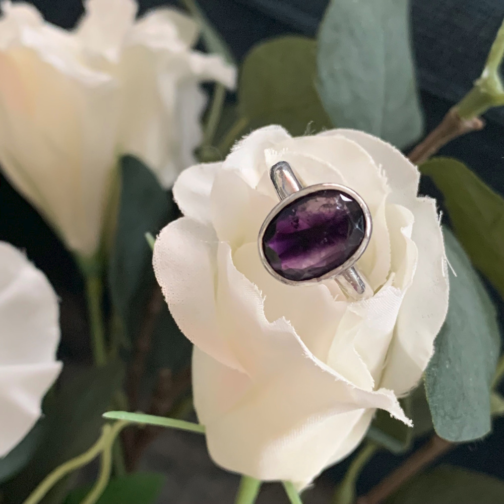 Featured Oval Faceted Bezel Amethyst 925 ring 7
